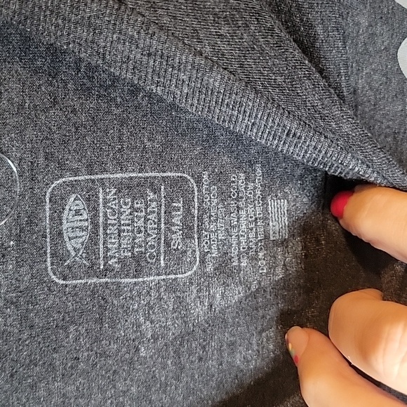 AFTCO Men's Charcoal Tee Size Small - Picture 4 of 4